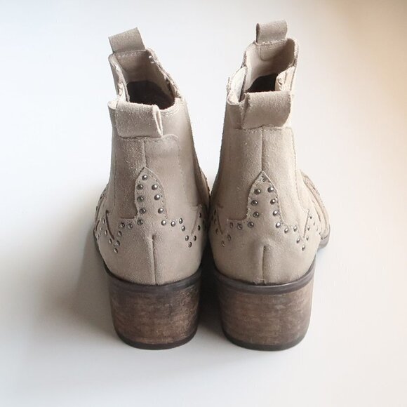 Matisse x Amuse Society Beige Suede Leather Studded Western Ankle Boots Booties - Picture 6 of 16